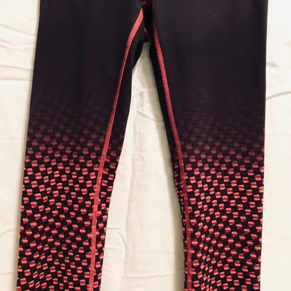 Lululemon Size 4  Wunder Under Leggings - Picture 3 of 16